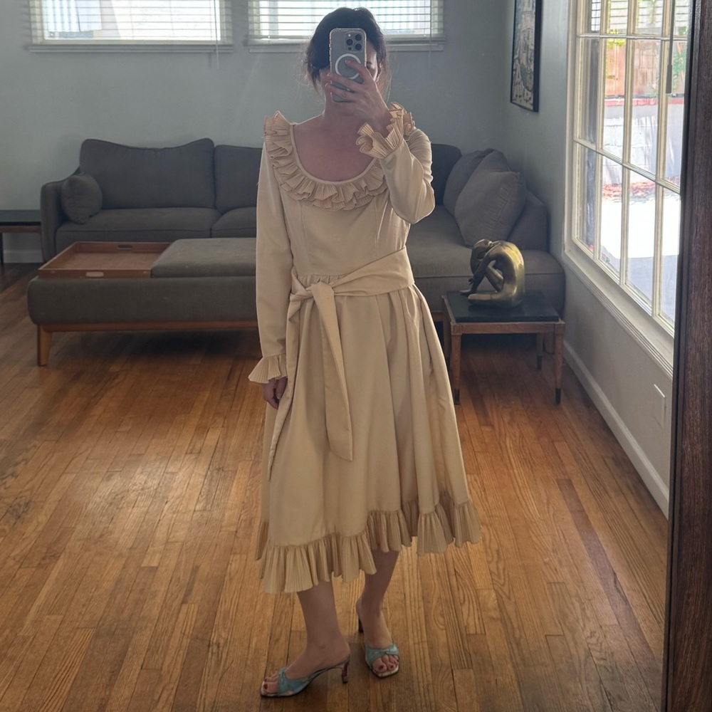 Vintage Victor Costa Cream Ruffle Dress - Picture 4 of 10